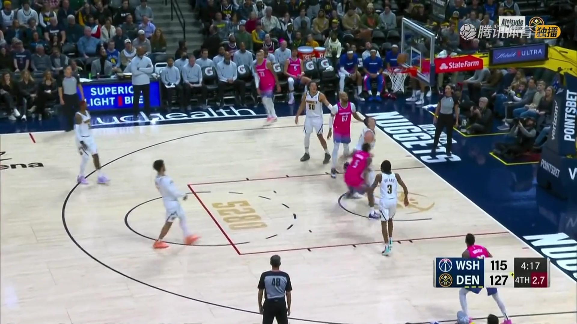 和我一队没这么厉害?巴顿在约基奇头上抢到前场篮板霸气补篮得手(约翰·巴顿)